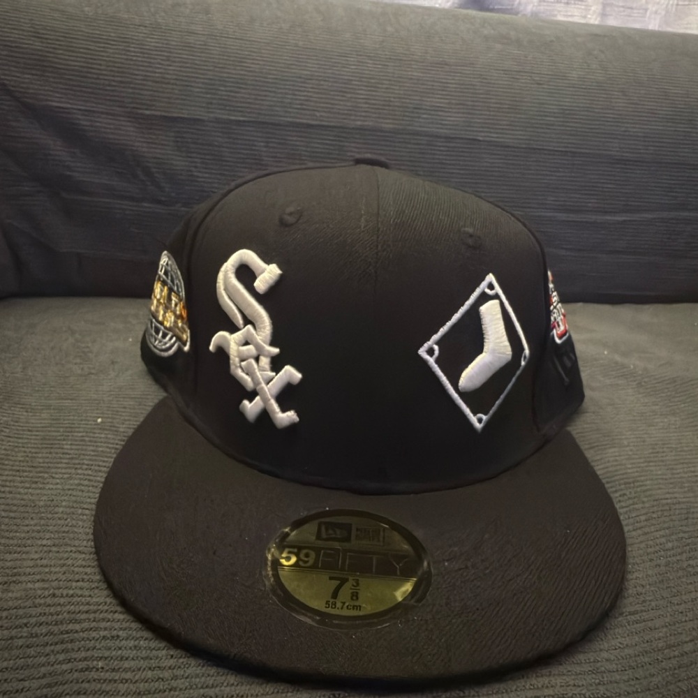 New Era Black 59FIFTY Cap with White Embroidery size 7 3/8